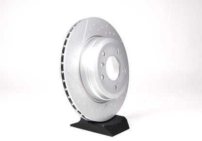 Disco de freno trasero BMW Performance perforado OEM 34216795755 para BMW E81, E87, E88, E90, E91, E92, E93, E82. Solo compatible con llantas de al menos 17". Original BMW.