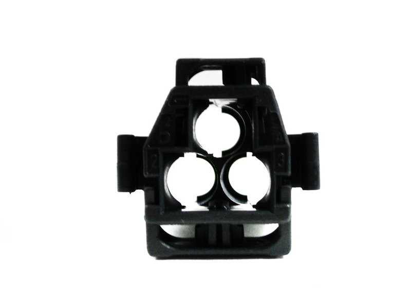 Conector eléctrico 3 pines OEM 61131378410 para BMW E30 (316, 316i) todos los modelos y variantes. Original BMW.