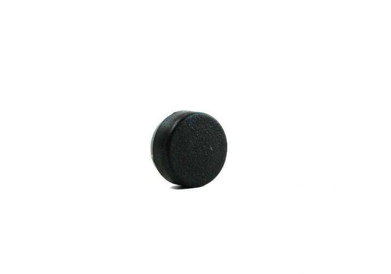 Tapón embellecedor OEM 51168228760 para BMW E36, E46, Z4 E85 y E89. Pieza original BMW para armrest o consola central. Ideal para tapar huecos de soportes.