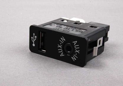 Módulo USB/AUX OEM 84109237654 para BMW {E81, E82, E87, E88, E90, E91, E92, E93, E60, E61, F07, F10, F11, F18, E63, E64, F06, F12, F13, F01, F02, F04, E84, F25, F26, E70, E71, E72, E89} e MINI {R55, R56, R57}. BMW/MINI originais.