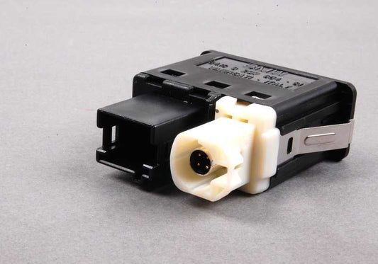 Module USB / AUX OEM 84109237654 pour BMW {E81, E82, E87, E88, E90, E91, E92, E93, E60, E61, F07, F10, F11, F18, E63, E64, F06, F12, F13, F, F04 , E84, F25, F26, E70, E71, E72, E89} et Mini {R55, R56, R57}. BMW / mini d'origine.