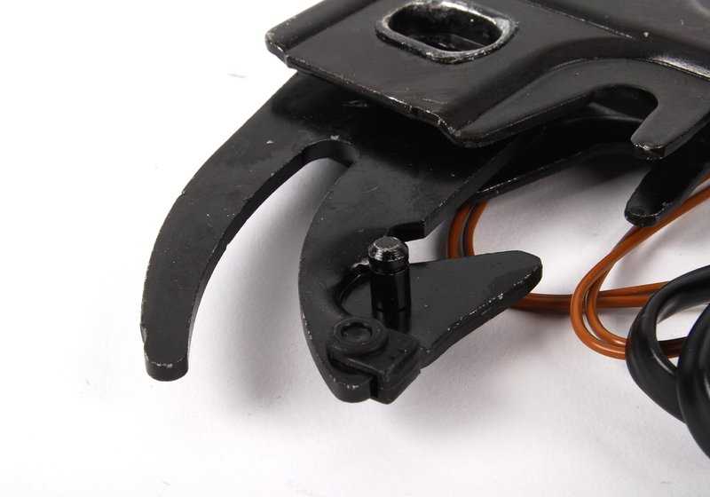 Right lock for BMW 3 Series E36 (OEM 51258176328). Original BMW