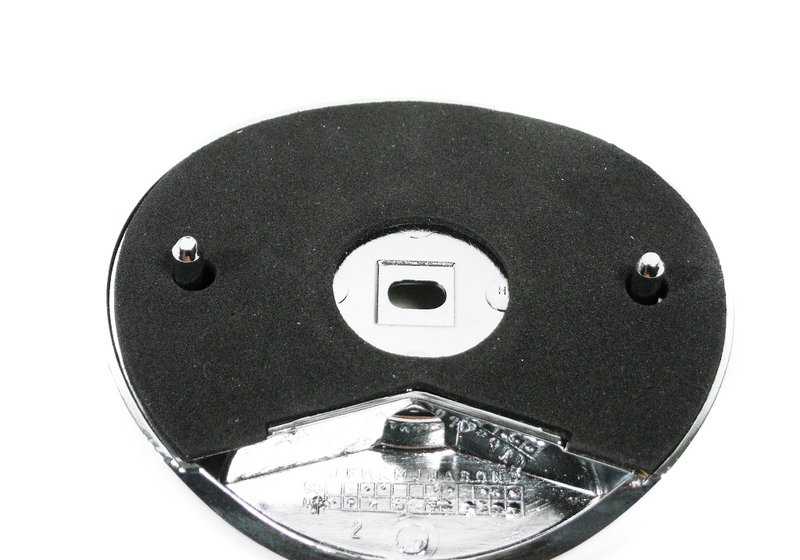 OEM 51148250028 Chromwaschmaschine für BMW X5 E53 3.0d und 3.0i (2001-2006). Original BMW Stück.