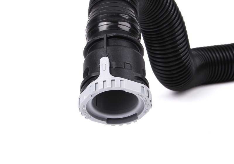 Tubo di ricircolo dell'aria OEM 11657556556 per BMW E82, E88, E90, E91, E92, E93. BMW originale.