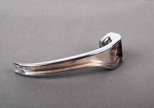 Maneta exterior derecha de puerta OEM 51211806004 para BMW E12, E24. Repuesto original BMW.