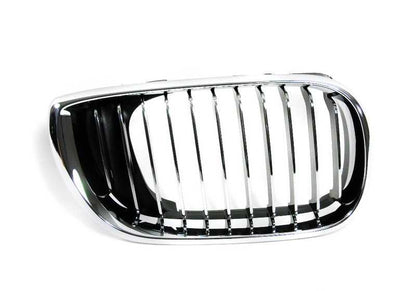 Rejilla de adorno derecho cromada OEM 51137042962 para BMW Serie 3 E46 (06/1998 - 07/2005). Original BMW.