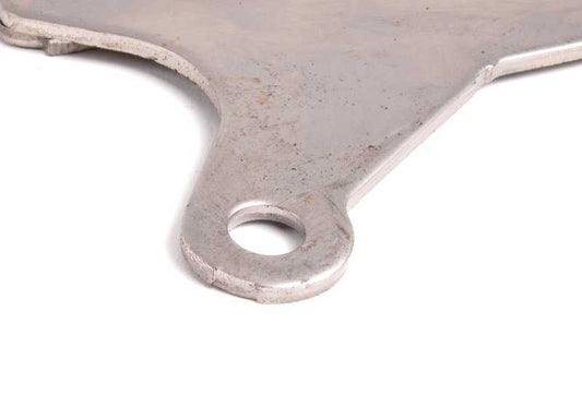 Soporte metálico escape OEM 18207504250 para BMW E39 525i, 530i (M54, cambio manual, tracción trasera, 2000–2003). Pieza original BMW.