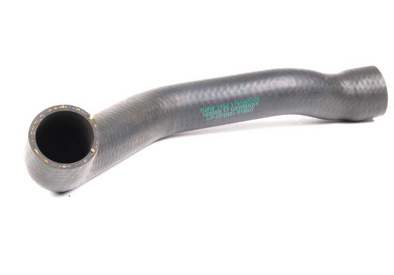Manguito de refrigeración OEM 11531741407 para BMW E34 (530i, 540i) y BMW E32 (740i). Compatible con versiones manuales y automáticas. Original BMW.