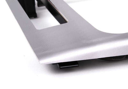 OM 51167052062 Aluminiumhalter -Fach für BMW E46. Original BMW Stück. Ideal, um die Lagerung des Fahrzeugs zu ersetzen oder innen Sie sie hinzu.