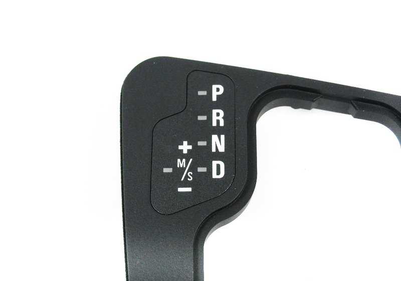 EMBELLECADOR CHANGE LEVER STEPTRONIC OEM 51168257117 FOR BMW E46. Original BMW.