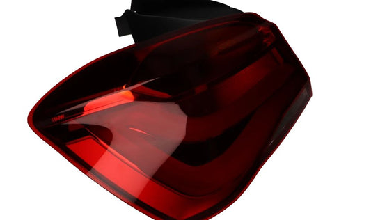 Luz trasera izquierda OEM 63217359017 para BMW F20 LCI, F21 LCI (05/2014 - 06/2019). Original BMW.