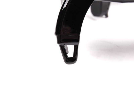 Right retaining ring for BMW E81, E82, E87N, E88, E90N, E91N, E92, E92N, E93, E93N (OEM 51167220562). Original BMW.