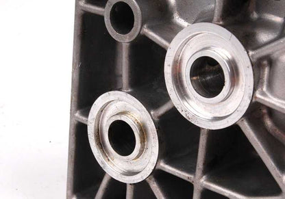 Soporte de motor izquierdo para BMW Serie 5 E39, Serie 7 E38 (OEM 22121745739). Original BMW.