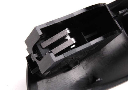 In der Manseta links Tür OEM 5141701661 für BMW Z4 E85 und E86. Schwarzes Finish. Original BMW.