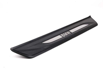 Embellecedor de entrada delantero derecho OEM 51477203602 para BMW Serie 5 F10, F11, F10 LCI, F11 LCI. Original BMW.