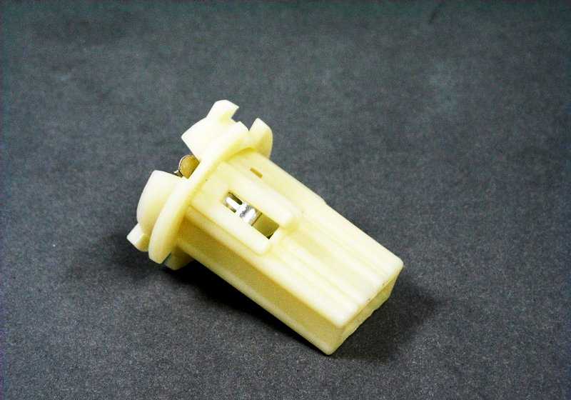 OEMPPARAS PORTALAMPARAS 63218381243 for BMW E38. Original BMW.
