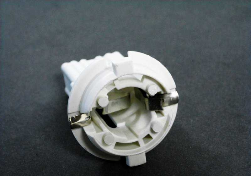 Portalámparas de luz amarilla OEM 63218387639 para BMW E38. Original BMW.
