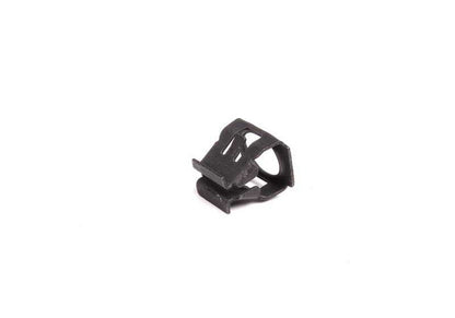 OEM 46637684304 Clip de serrage pour BMW F07, E85, E86. Compatible avec des morceaux du tronc et du corps. BMW d'origine.
