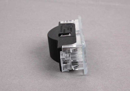 Luz interna para BMW Série 5 E60N, E61, E61N Série 6 E63, E64 Série 7 E65, E66 X3 E83 Z4 E85, E86 (OEM 63316962009). BMW original