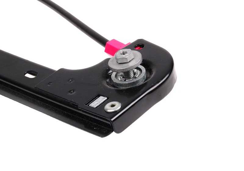 Elevalunas eléctrico delantero derecho OEM 51338125202 para BMW Serie 7 {E38 725tds, 728i} (todos los modelos y variantes entre 1995-2001). Recambio original BMW.