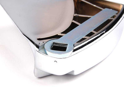 Palanca izquierda cromada OEM 52108152827 para BMW E31 840Ci, 840i y 850CSi. Compatible con versiones manuales y automáticas. Original BMW.