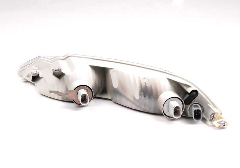 Intermitente delantero derecho blanco OEM 63137165808 para BMW E63, E64. Original BMW.