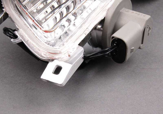 Piloto traseiro direito OEM 63217841122 para BMW E63 e E64. Compatível com todos os modelos da série 6 E63 (cupê) e E64 (CABrio). Peça original da BMW.