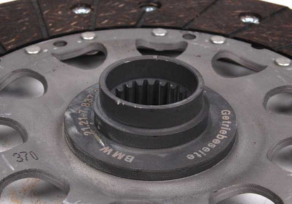 Kit de embreagem completa 21217837984 para BMW Z4 E85 e E86 (Modelos Z4 M 3.2) com mudança de motor e manual S54. Válido para veículos feitos entre 2006 e 2008. BMW original.