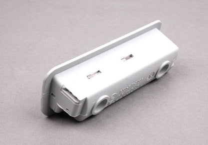 Luz de cortesía del suelo OEM 63318352831 para BMW Serie 7 E38 (1994-2001). Original BMW.