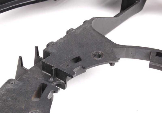 Marco de sujeción del radiador OEM 64546913887 para BMW E39 520i (M52) con cambio manual o automático. Original BMW.