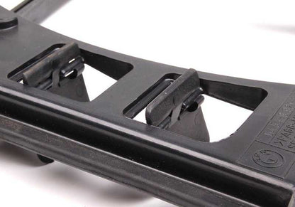 Marco de sujeción del radiador OEM 64546913887 para BMW E39 520i (M52) con cambio manual o automático. Original BMW.