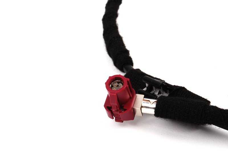 Cavo di connessione CIC / schermo per BMW E81, E82, E87N, E88, E90N, E91N, E92, E92N, E93, E93N, E60, E60N, E61, E61N, E63, E63N, E64, E64N, E84, E89 (OEM 611111) . BMW originale