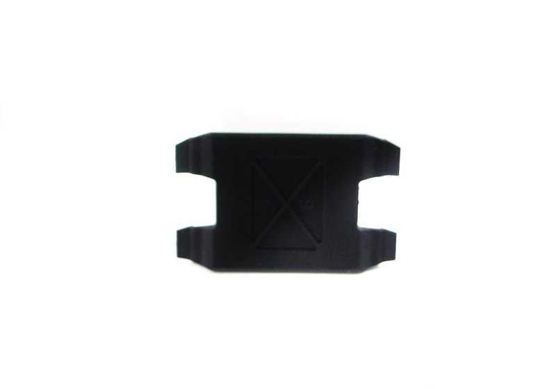 Clip OEM 51717055847 para BMW Z4 E85 (2.0i, 2.2i, 2.5i) modelos fabricados entre 2002 y 2008. Pieza de fijación original BMW para molduras laterales y aerodinámica.