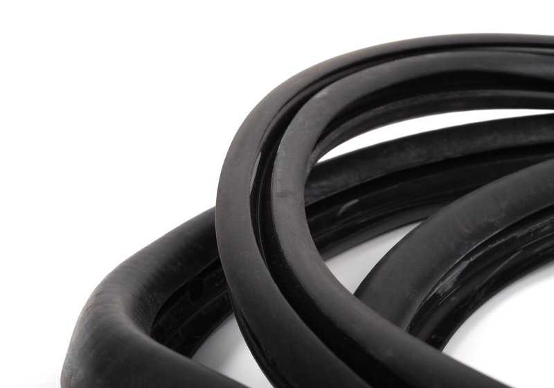 Junta de parabrisas OEM 51311972248 para BMW E30 (todos los modelos: 316, 316i, 318, 318i, 320i, 323i, 324d, 324td, 325i, 325e). Ajuste perfecto y original BMW.
