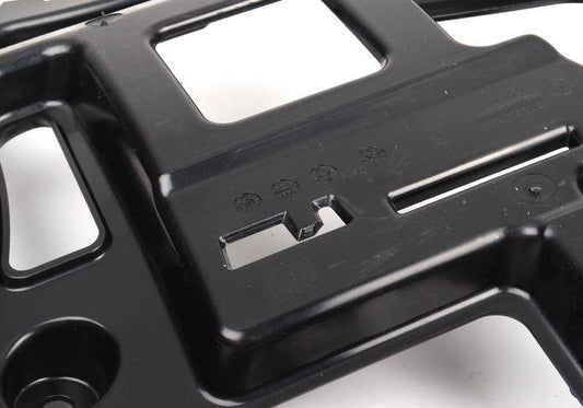 Prise en charge du côté droit pour le pare-chocs OEM 51127202668 pour BMW E90, E91. BMW d'origine.