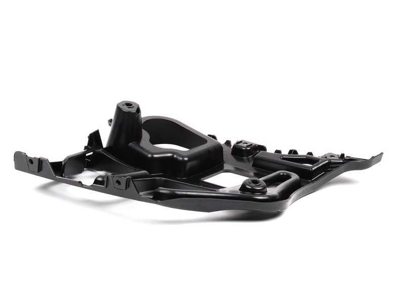 Soporte lateral derecho para parachoques OEM 51127202668 para BMW E90, E91. Original BMW.