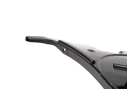 Guía lateral izquierda del parachoques OEM 51127202667 para BMW E90, E90N. Pieza original BMW.