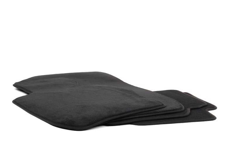 Alfombrillas delanteras y traseras OEM 51477316571 para BMW Serie 3 E90, E91, E90 LCI, E91 LCI. Original BMW.