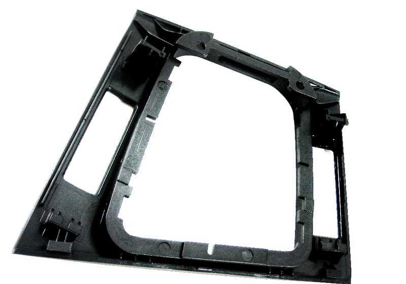 Bandeja de almacenamiento bajo salpicadero OEM 51168214764 para BMW E46. Original BMW.