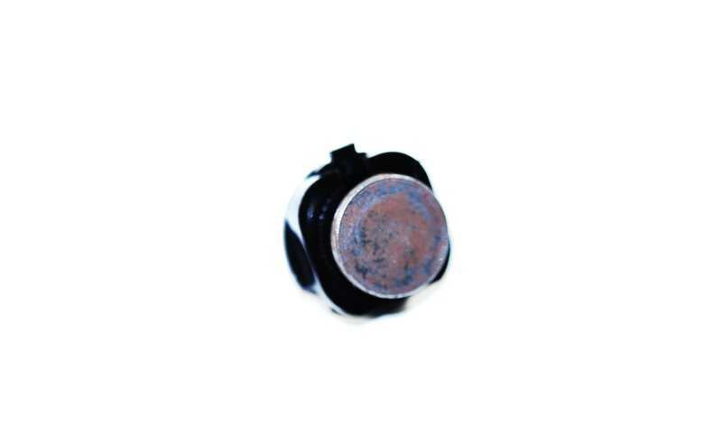 Soporte interior guantera OEM 51168163902 para BMW E39, E38 y Z8 E52. Original BMW.
