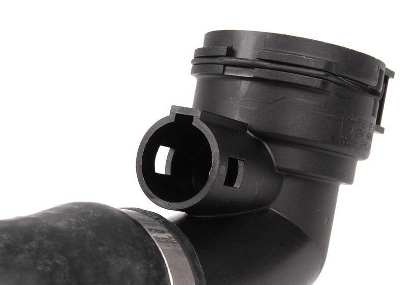 Tubo di raffreddamento OEM 11537508688 per BMW X5 E53 3.0i (M54) con cambiamento manuale e automatico. Compatibile con i modelli realizzati tra il 2000 e il 2006. BMW originale.