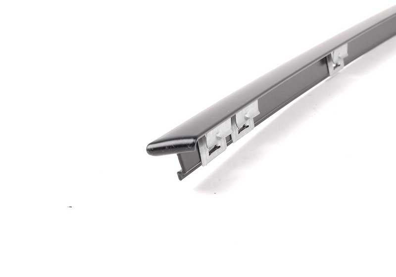 Embellecedor lateral derecho OEM 51328185270 para BMW E39. Pieza original BMW.