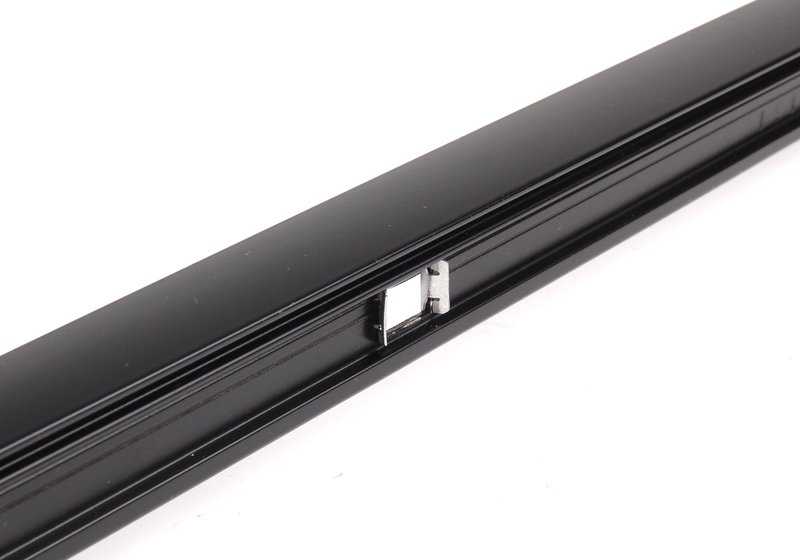 Embellecedor lateral derecho OEM 51328185270 para BMW E39. Pieza original BMW.