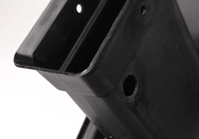 Cubierta izquierda OEM 51711916171 para BMW E30. Original BMW.