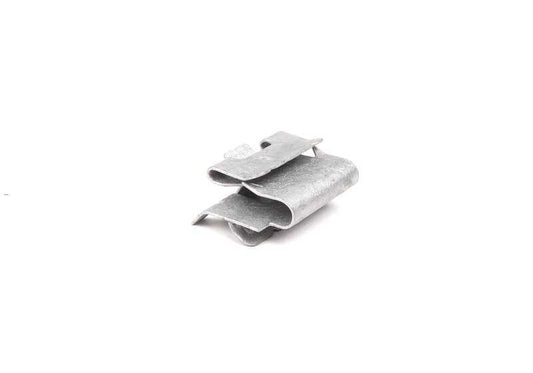 Clip de fijación OEM 51328239496 para BMW X5 E53 (todos los modelos: 3.0d, 3.0i, manual y automático). Original BMW. Ideal para molduras y embellecedores de puertas delanteras y traseras.