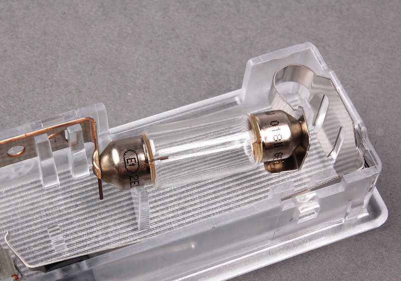 Luz interior para guantera OEM 63316962045 para BMW E81, E82, E87, E88, E46, E90, E91, E92, E93, E84, E83, F25, F26, E53, E89 y MINI R50, R52, R53, R55, R56, R57, R58, R59, R60, R61. Original BMW y MINI.