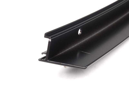 Moldura del marco de ventana pilar C puerta trasera izquierda OEM 51348208993 para BMW E46. Original BMW.