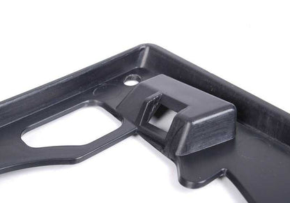 Soporte izquierdo para faro antiniebla OEM 51117906497 para BMW E90 {320i VA05, VA06, VA07, VA08, VA09, VA71, VA72, VA74, VA76, VA77}. Pieza original BMW.