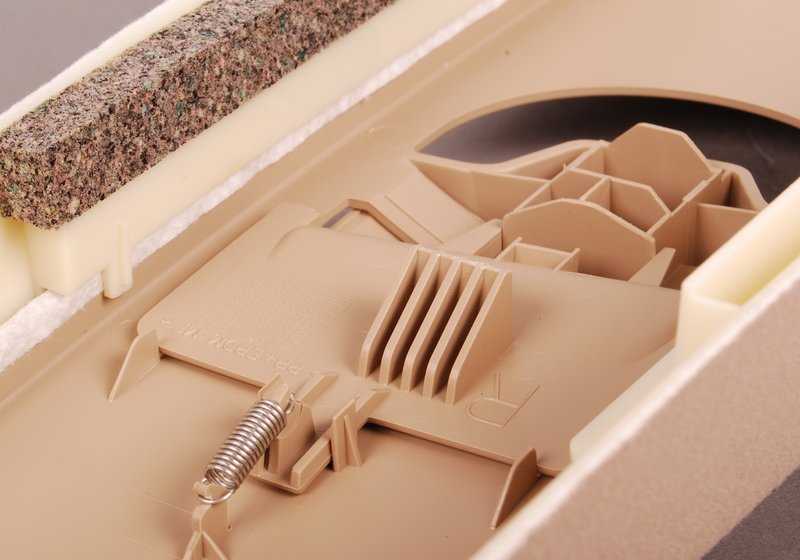 Cubre ITS montante B superior BEIGE CLARO para BMW E46 Serie 3  . Original BMW