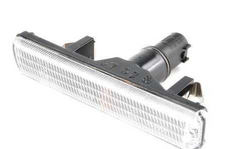 Indicador de dirección adicional izquierdo blanco OEM 63137165845 para BMW Serie 3 E46, Serie 7 E38. Original BMW.